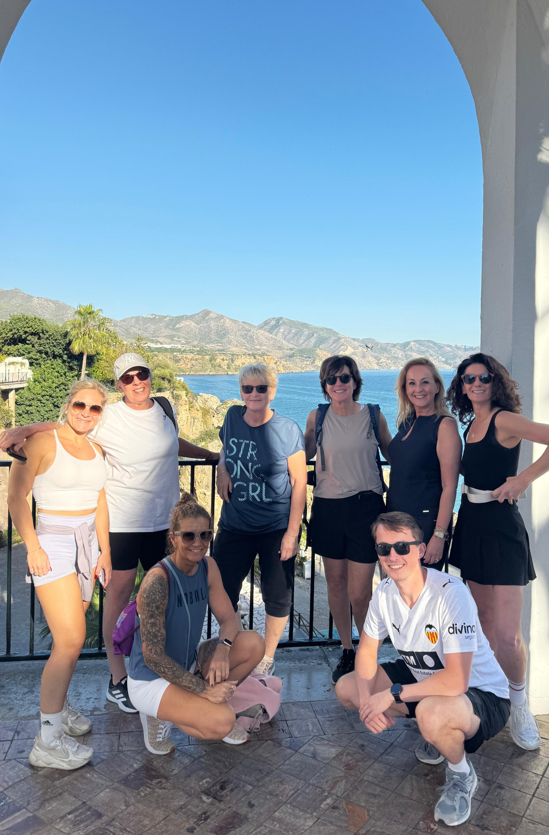 Bezoek aan Nerja tijdens het vrouwen retreat in Andalusië – On Healthy Ground